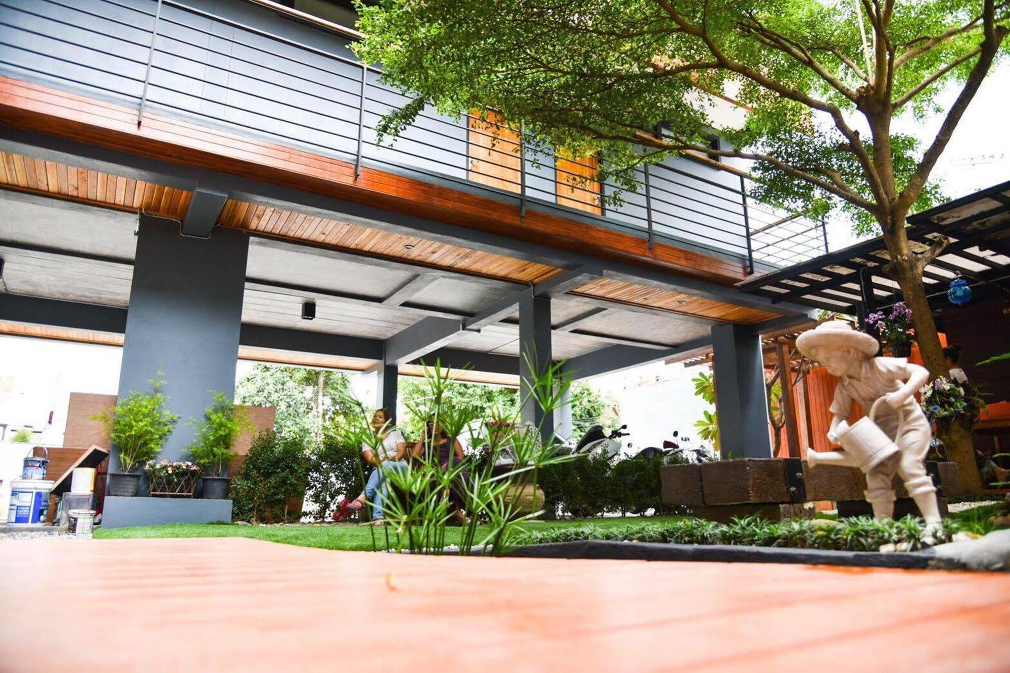 Le Terrarium Bed & Sleep Chiang Rai Hotel Ngoại thất bức ảnh
